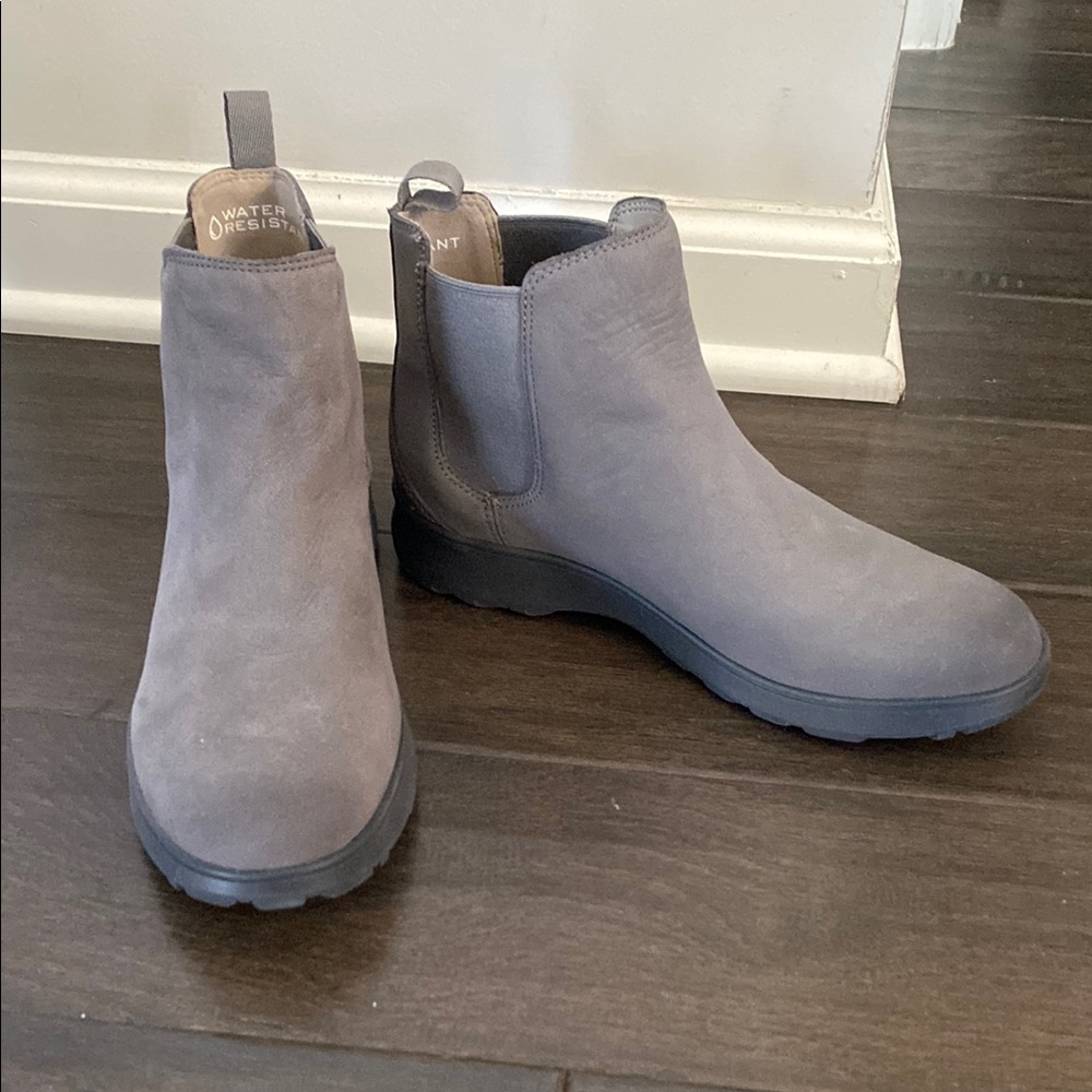 Vionic Waterproof Gray Women's Boots